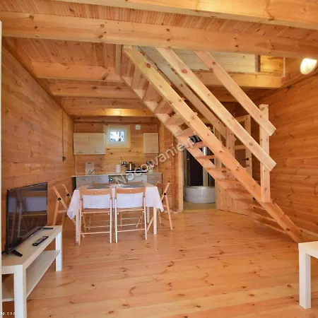 Ustronne Lodge *